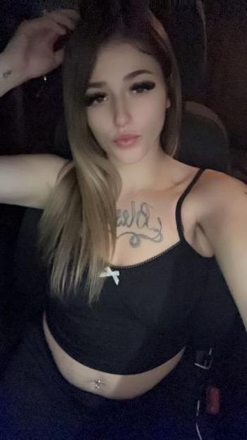 Juicy, 23  female escort, Charleston