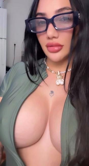 305-497-1603, 26  female escort, Charleston