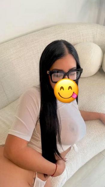 isabela, 26  female escort, Charleston