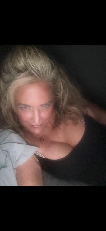 Morgan, 53  female escort, Charleston