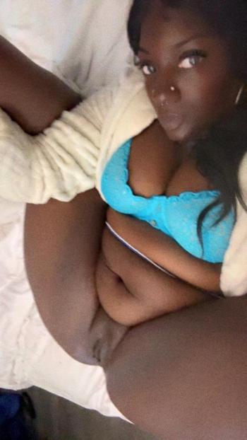 Blackberry , 32  female escort, Charleston
