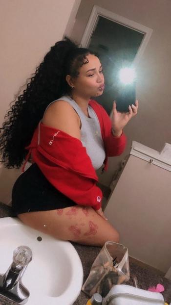 Angel, 22  female escort, Charleston